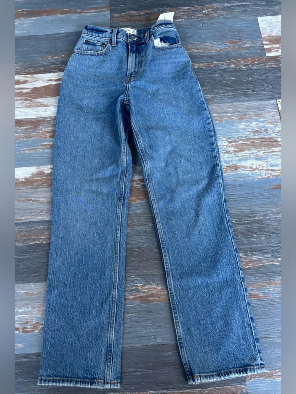 NWT Abercrombie Women’s Ultra High Rise 90’s Straight-Leg Jeans size 24/00S